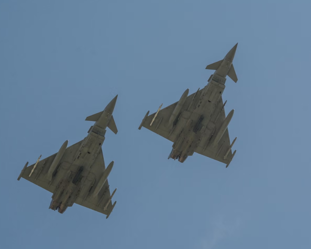 Các máy bay chiến đấu Eurofighter của NATO đã được điều động sau khi hai máy bay xâm phạm không phận Litva. Ảnh: Simon Maycock/Alamy