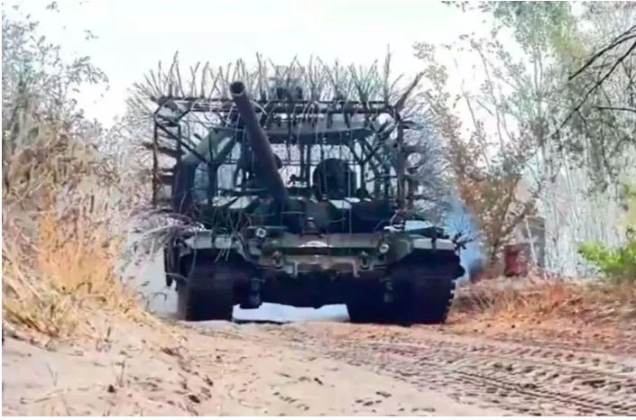 Xe tăng "nhím" của Nga. Ảnh: Bộ Quốc phòng Nga