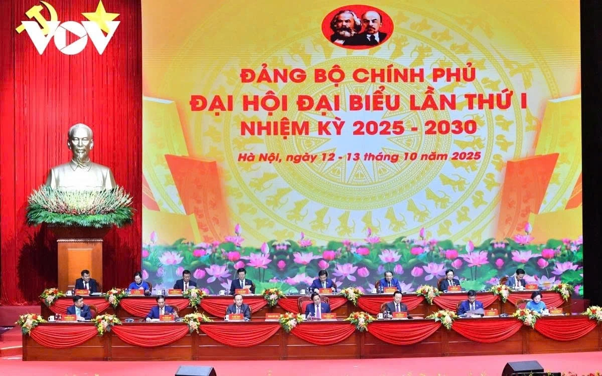 Sáng 12/10, tại Hà Nội, Đại hội Đại biểu Đảng bộ Chính phủ lần thứ nhất, nhiệm kỳ 2025-2030, đã diễn ra phiên làm việc thứ nhất.