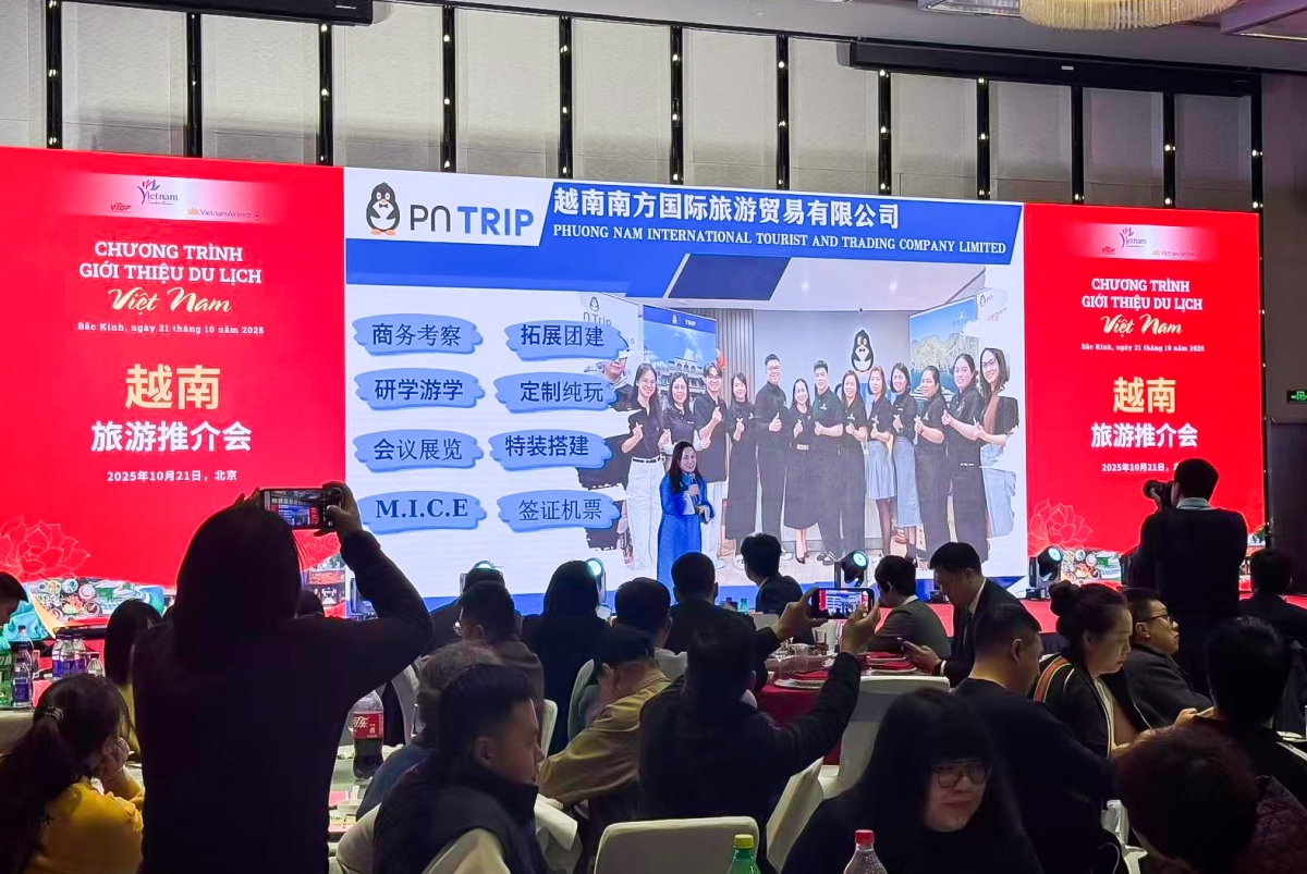 Giới thiệu các sản phẩm du lịch Việt Nam tới đối tác, doanh nghiệp tại Bắc Kinh, Trung Quốc. Nguồn: VNAT
