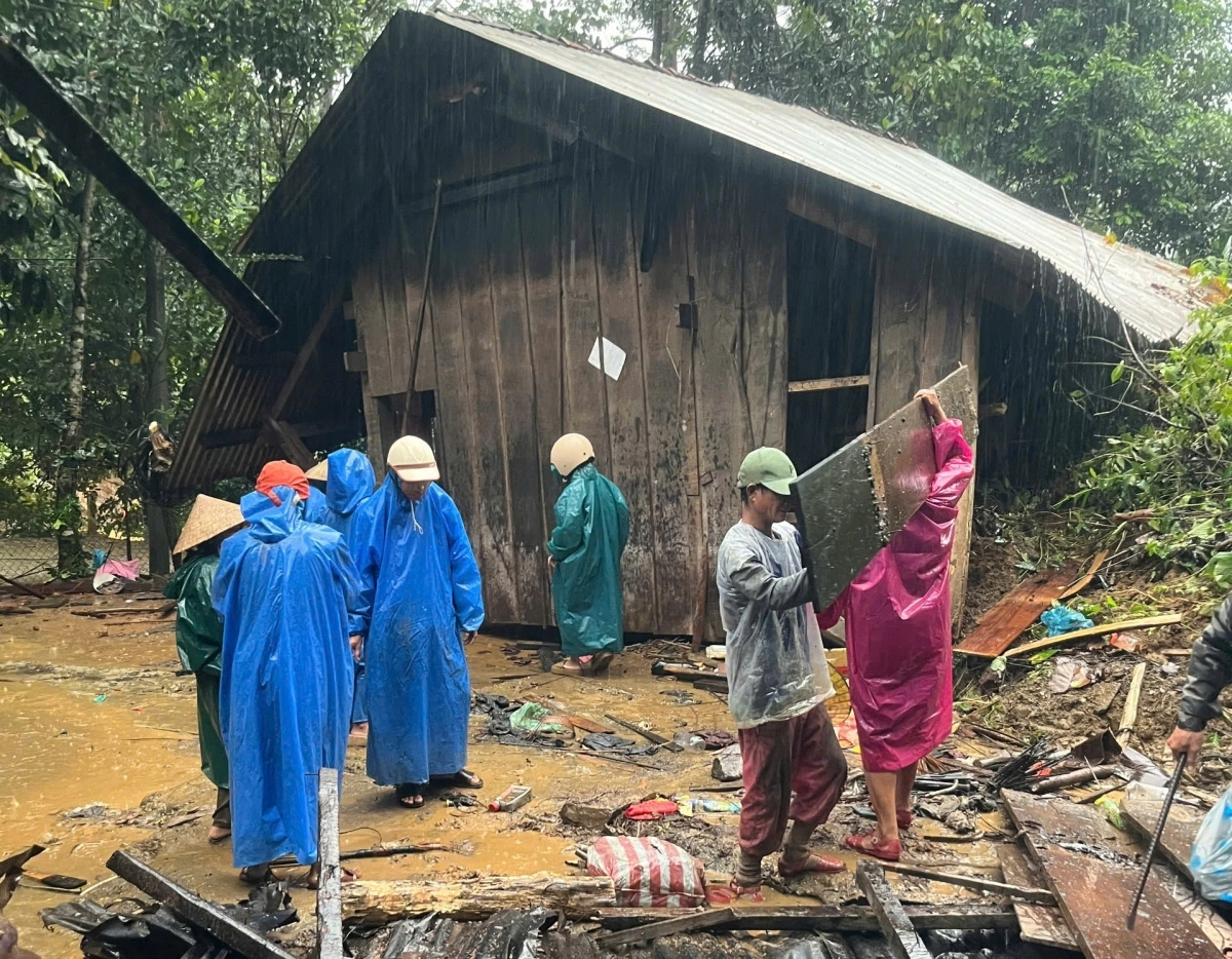 Hỗ trợ di dời nhà dân