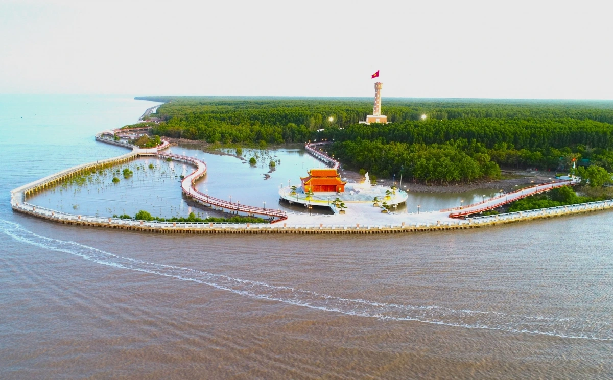 Biểu trưng cũ của tỉnh Cà Mau có điểm nhấn là điểm Mũi Cà Mau