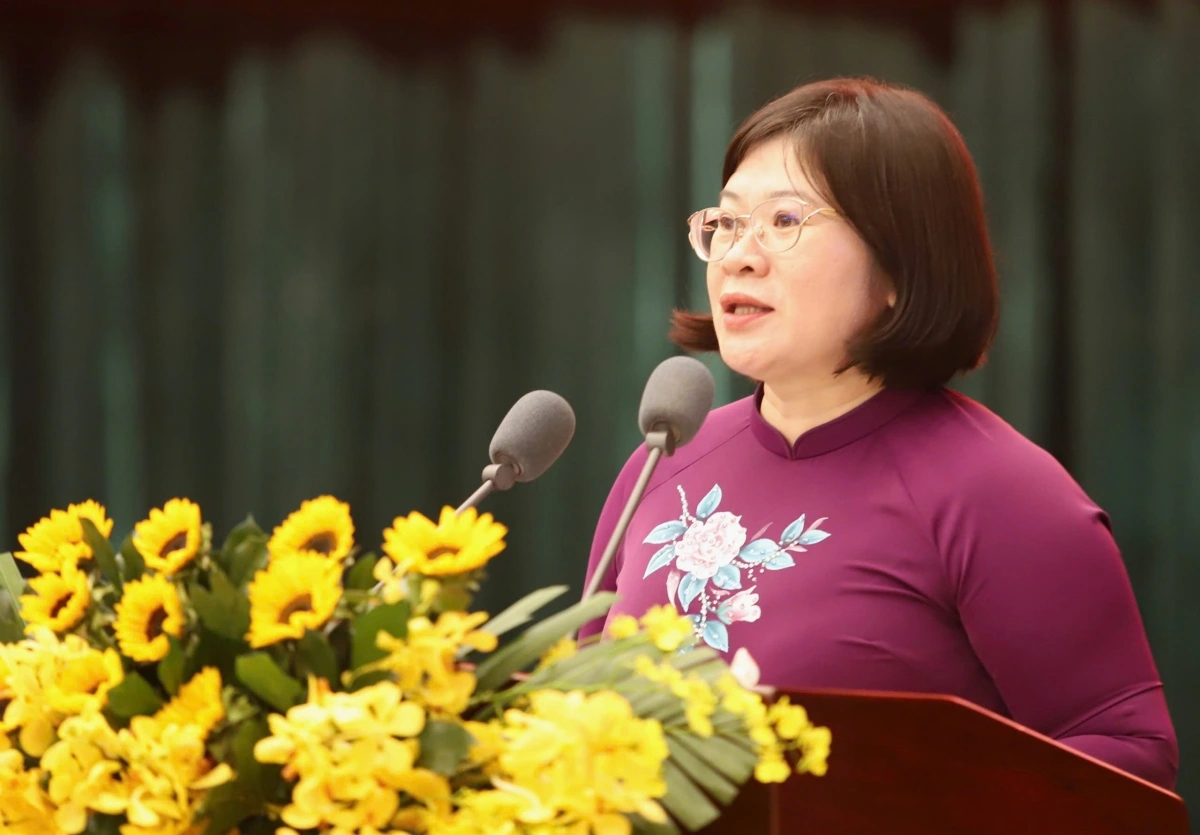 Bà Văn Thị Bạch Tuyết, Phó Bí thư Thành ủy TP.HCM