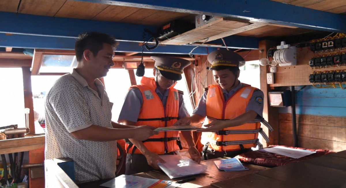 Tuyên truyền phòng chống khai thức IUU cho ngư dân