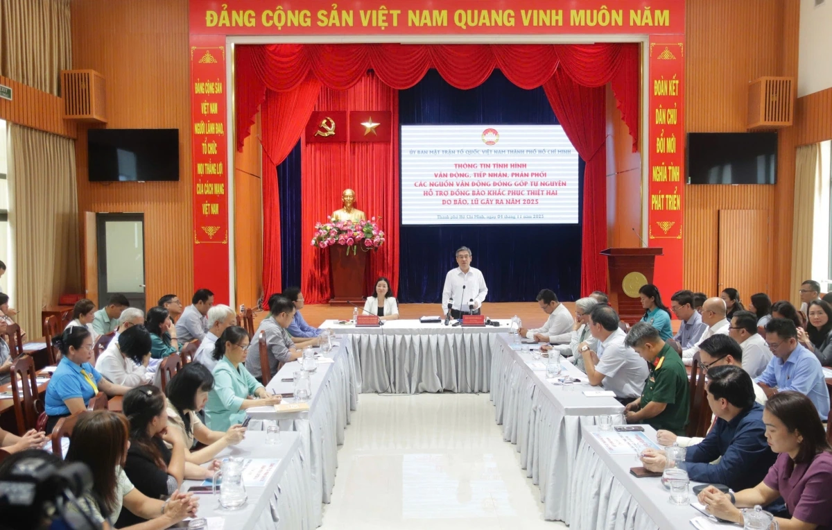 MTTQ TP.HCM thông tin tình hình vận động, tiếp nhận và phân phối các nguồn vận động hỗ trợ đồng bào vùng bão lũ, tại hội nghị diễn ra ngày 4/11