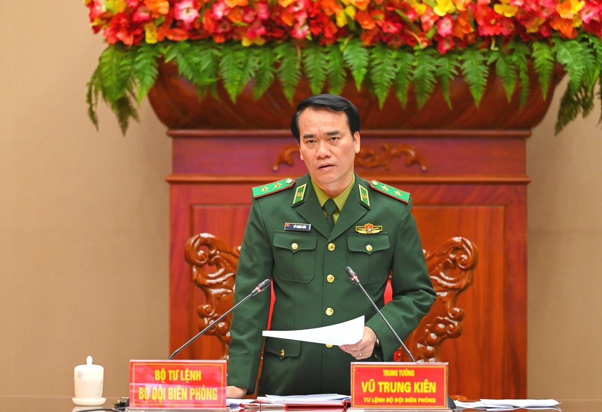 Trung tướng Vũ Trung Kiên, Tư lệnh Bộ Đội Biên phòng phát biểu tại hội nghị