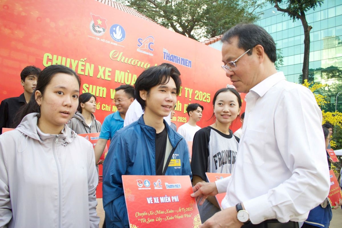 Tặng vé xe miễn phí cho công nhân về quê dịp Tết Nguyên đán 2025 (ảnh: H.N)