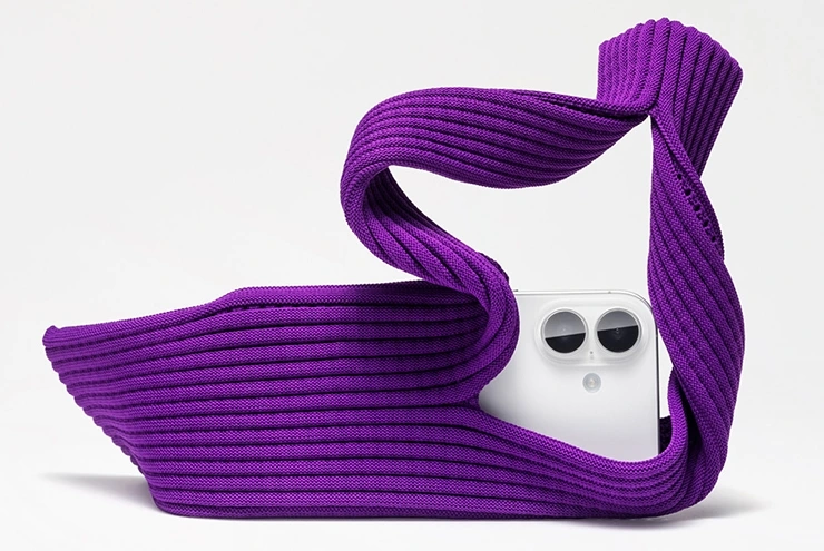 Giá bán cho túi vải này lên đến 230 USD.