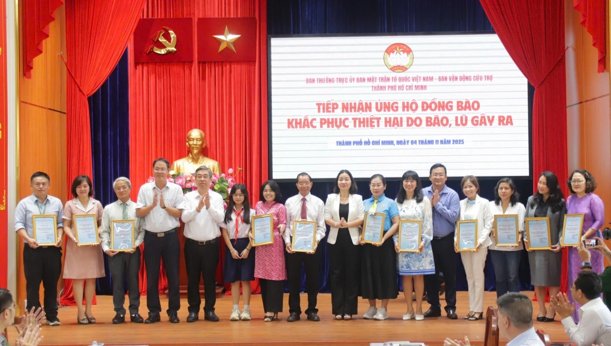 Thêm 22 đơn vị, doanh nghiệp, tổ chức và cá nhân tiếp tục đăng ký ủng hộ tiền và hàng hóa, tổng trị giá hơn 6 tỷ 122 triệu đồng