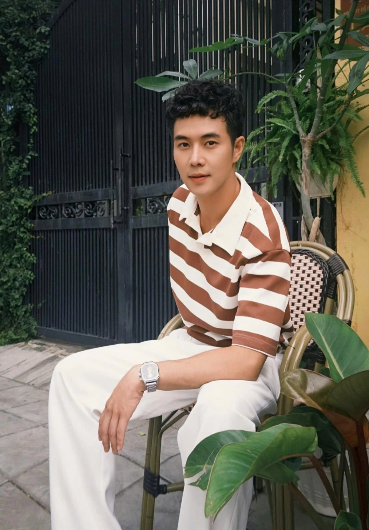 Trong những tập gần đây của "Gió ngang khoảng trời xanh", nhân vật Dũng - con bác Bơ được khắc họa rõ nét hơn với nhiều tình tiết thú vị, giúp anh trở thành một trong những điểm sáng của phim. Trên mạng xã hội, Đức Hiếu nhận về vô số lời khen nhờ lối diễn tự nhiên, duyên dáng. Nhiều khán giả thậm chí cho rằng chính cặp đôi Dũng và Ngân là “lý do khiến họ tiếp tục theo dõi bộ phim”.