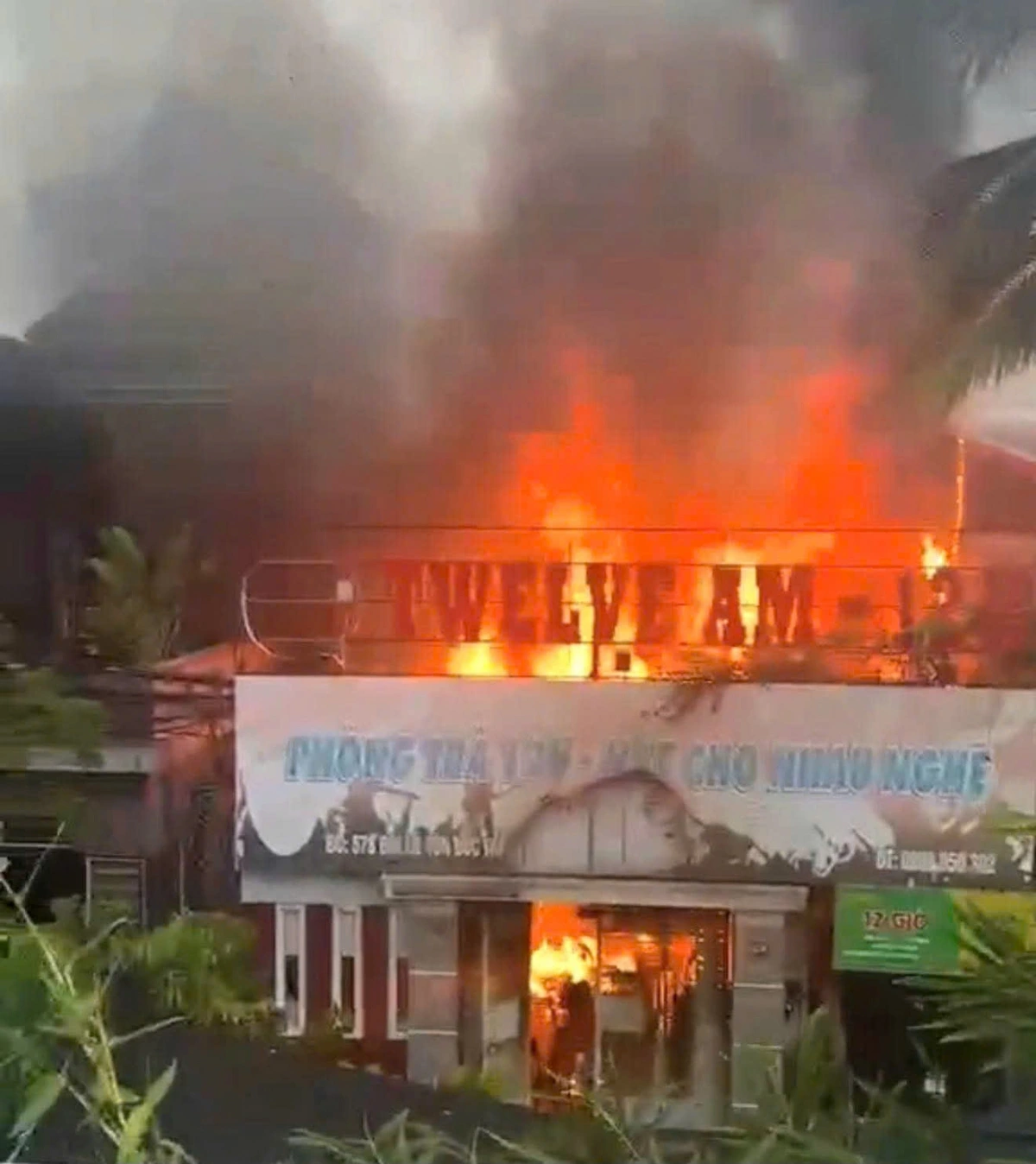 Đám cháy bùng phát tại một phòng trà (1 tầng) ở khu vực chân cầu An Dương, phường An Hải, TP Hải Phòng.