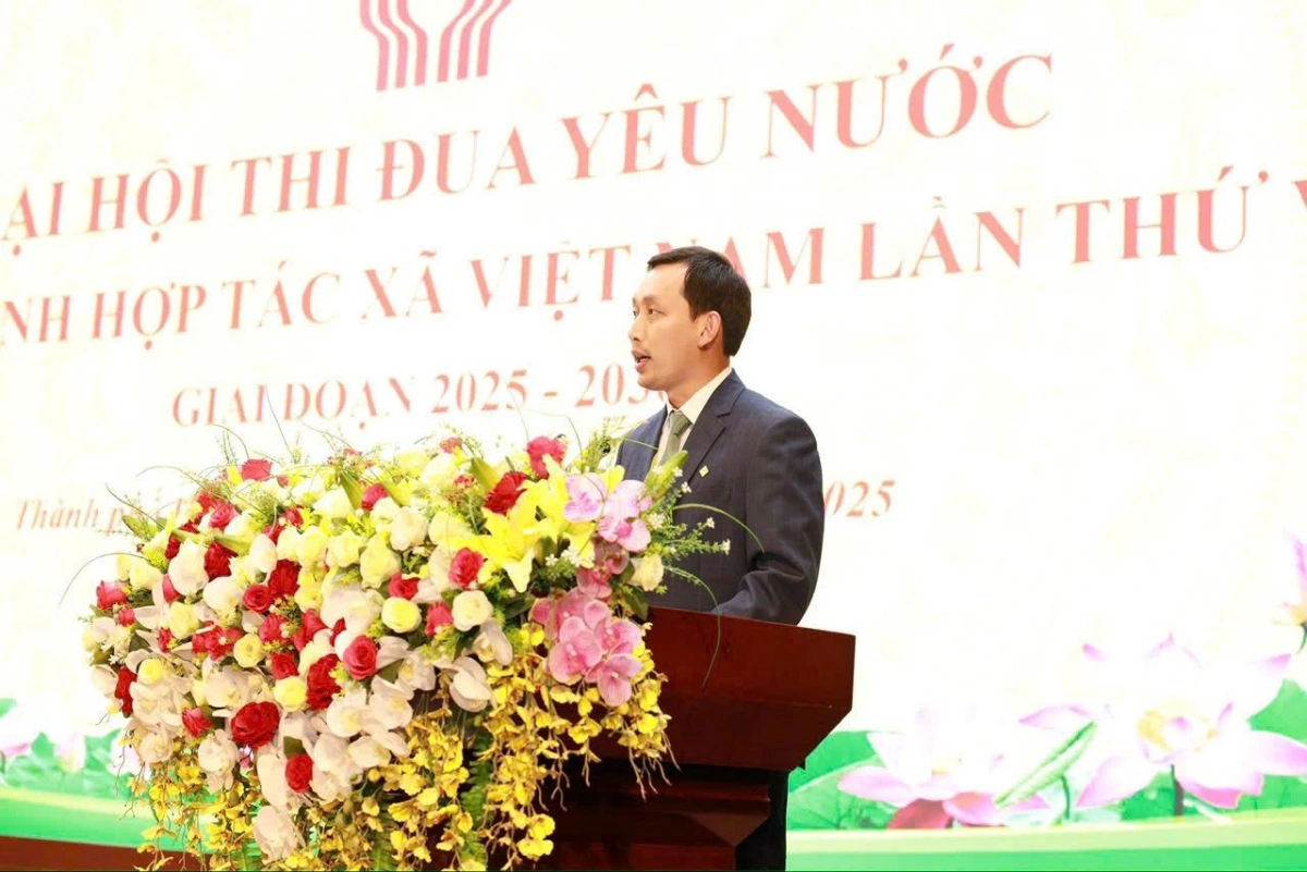 Ông Vũ Anh Khoa – Bí thư Đảng uỷ, Chủ tịch HĐQT Saigon Co.op phát biểu tham luận tại Đại hội