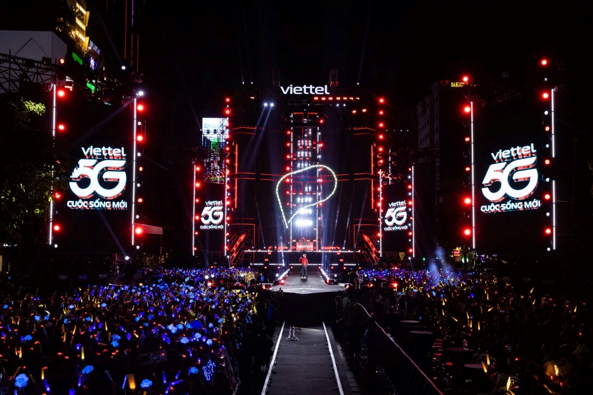 Sân khấu công nghệ hiện đại, dùng âm nhạc để kể câu chuyện của cảm xúc