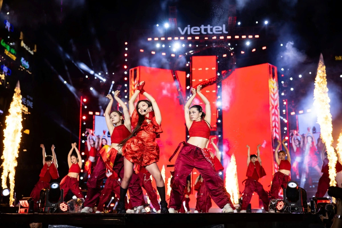 Phương Mỹ Chi mang tới mashup Lý Cò style, Rock hạt gạo, Ếch ngoài đáy giếng