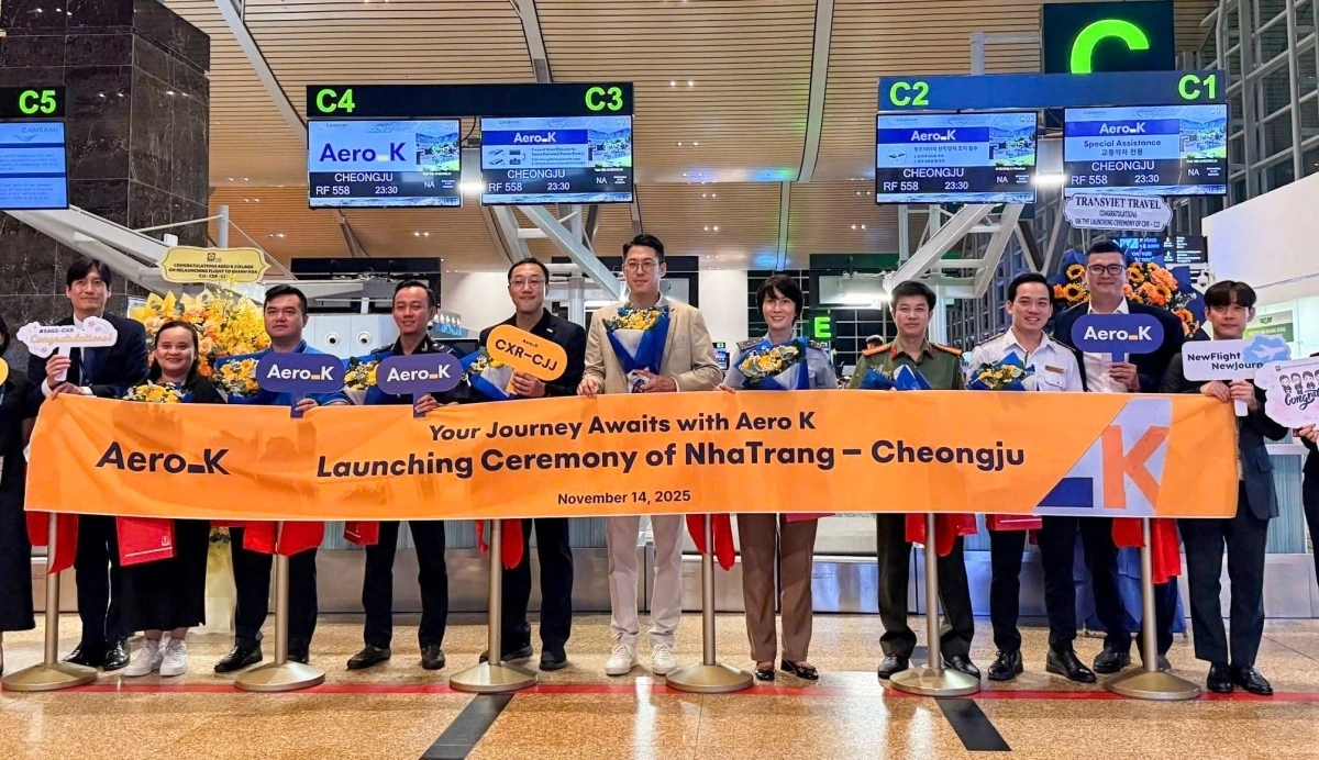 At the launching ceremony of the Cheongju  - Cam Ranh direct air route 