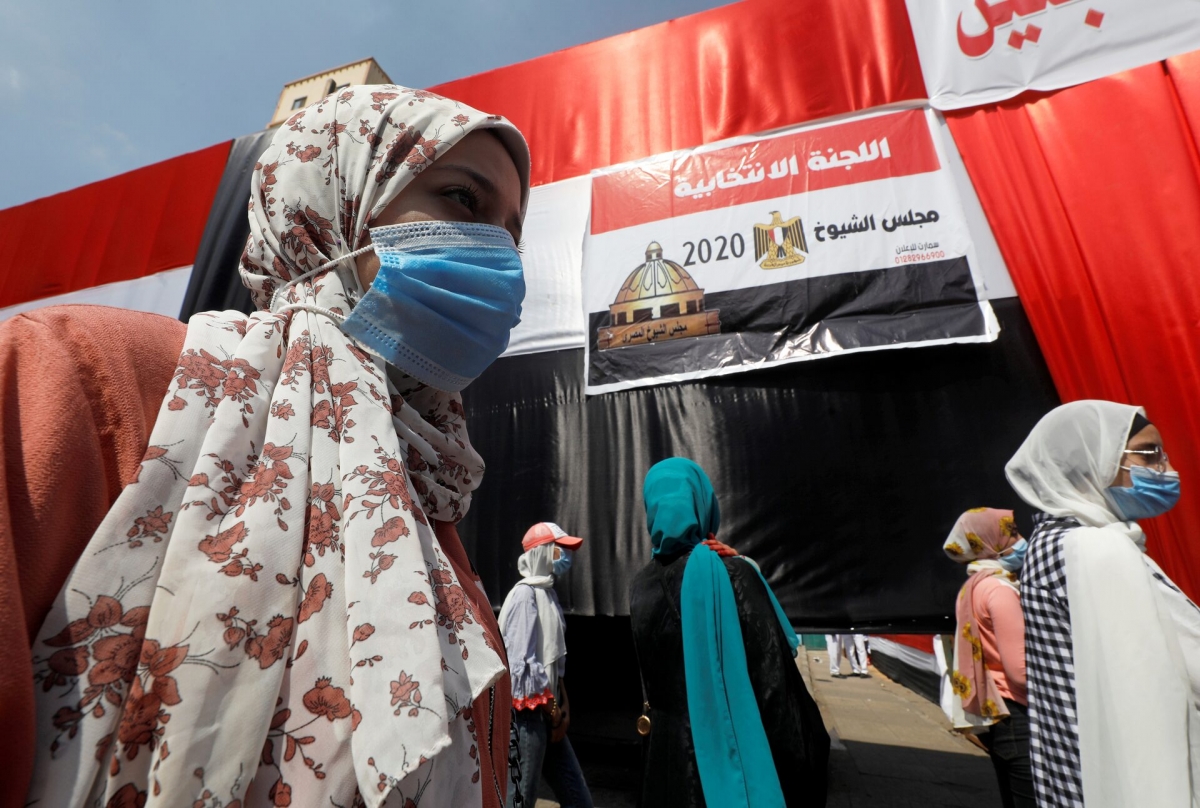 Người dân Ai Cập đi bỏ phiếu bầu Thượng viện năm 2020. Ảnh: Reuters