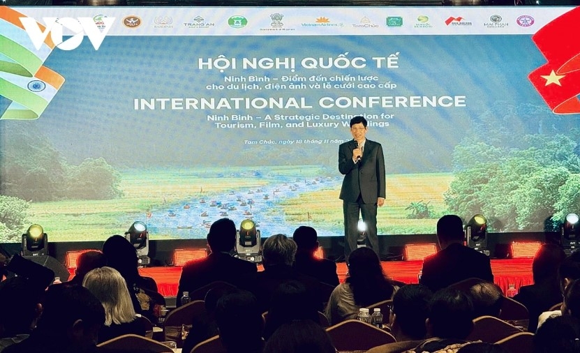 Deputy Minister of Culture, Sports and Tourism Ho An Phong speaks at the event