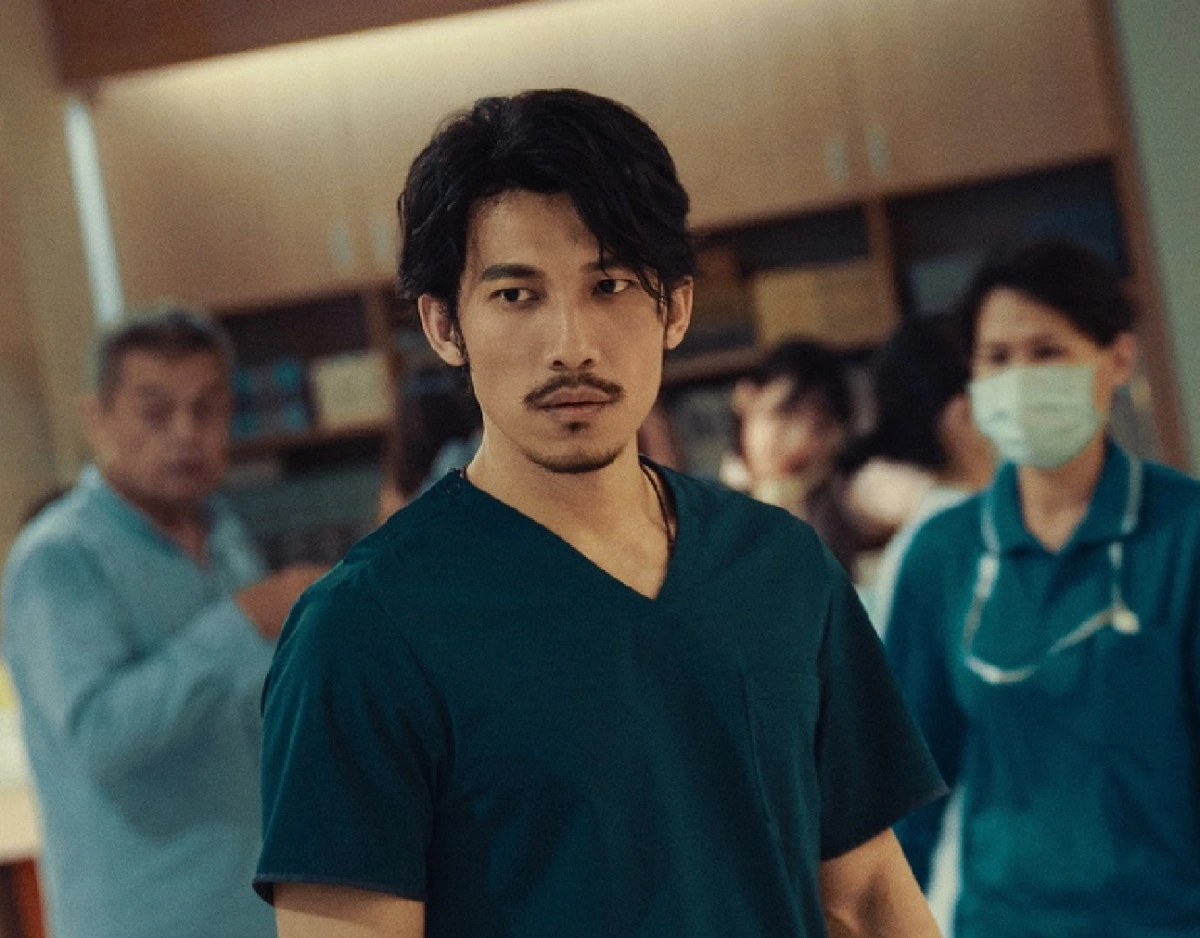 Sau bộ phim “The Outlaw Doctor”, nhiều khán giả ví Liên Bỉnh Phát là “Lương Triều Vỹ Việt Nam”.