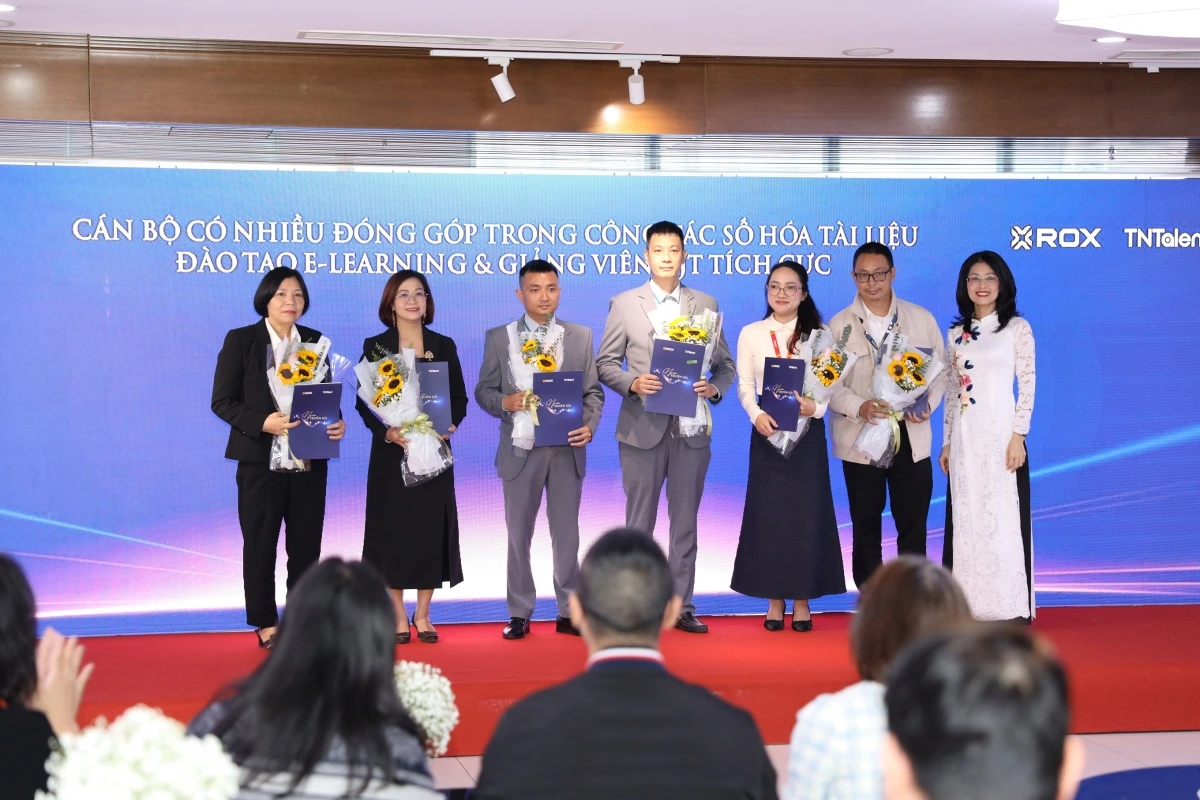 Chương trình tôn vinh “Người truyền lửa” năm 2025 tại ROX Group