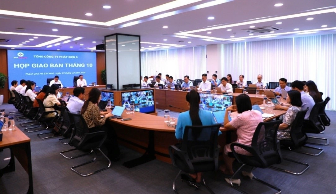 Giao ban tháng 10/2025 đánh giá kết quả sản xuất kinh doanh và triển khai nhiệm vụ trọng tâm các tháng cuối năm của EVNGENCO3