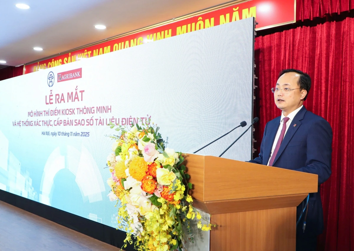 Ông Tô Huy Vũ - Chủ tịch HĐTV Agribank phát biểu tại buổi lễ