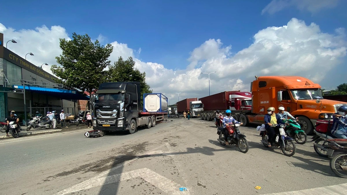 Lực lượng chức năng có mặt tại hiện trường 