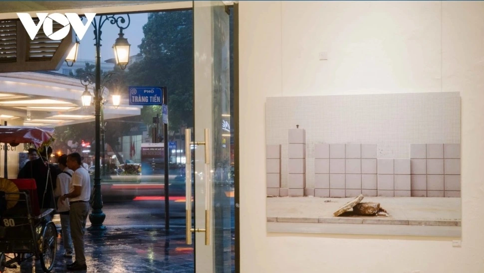 The ambiguity Danckaert creates is a hallmark of his photographic practice and reflects the intrinsic nature of photography. His works are visually striking while radiating a subtle tension, capturing not only the external world but also mirroring the artist’s inner journey.