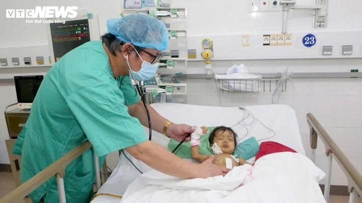 Bệnh nhi Nguyễn Tường V. bị teo đường mật bẩm sinh, đe doạ tính mạng được hồi sinh sau ca ghép gan