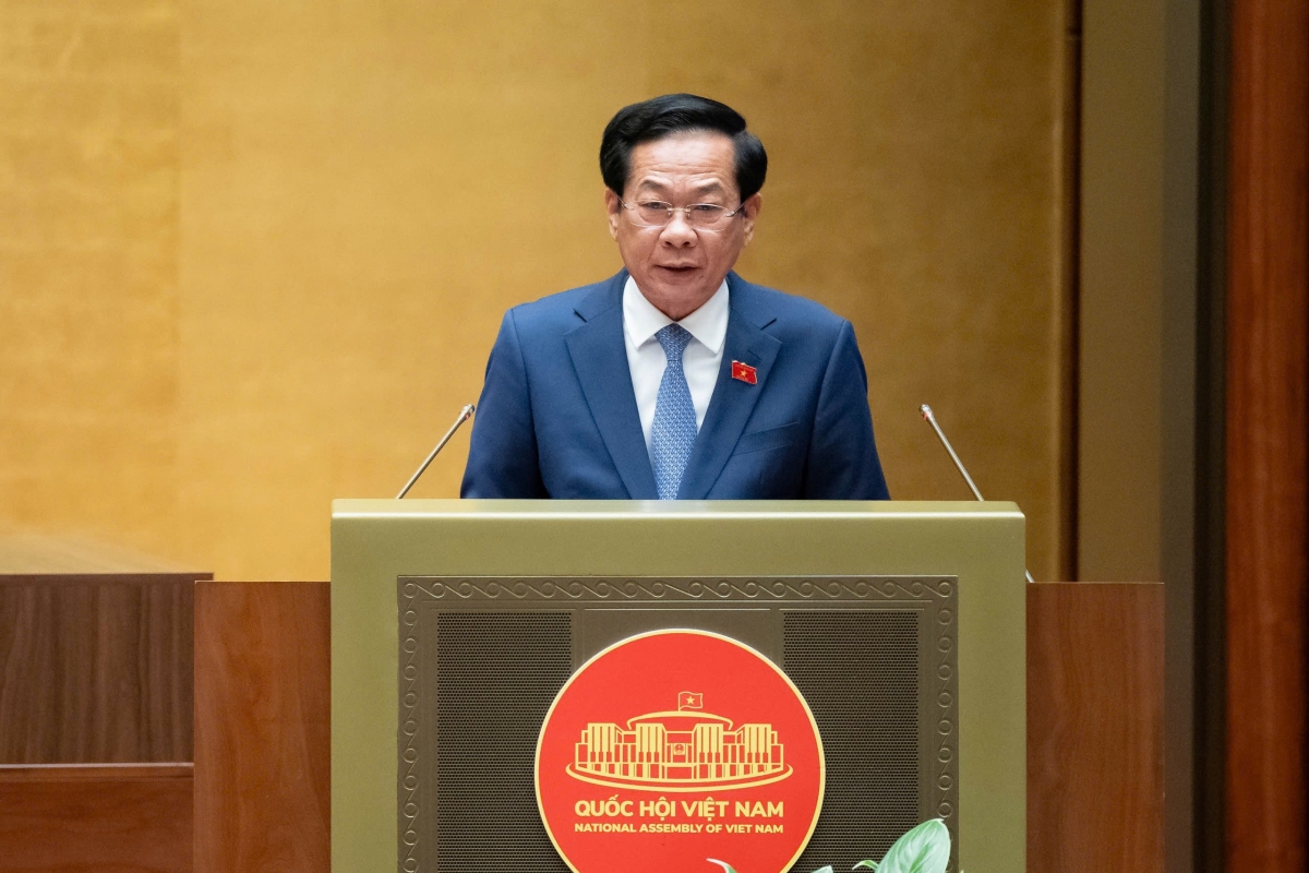 Bộ trưởng Bộ Nội vụ Đỗ Thanh Bình tiếp thu, giải trình ý kiến của đại biểu Quốc hội (Ảnh: Quốc hội)