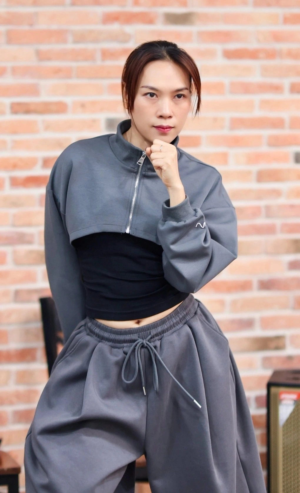 Sao Việt 11/11: Công ty giải trí của Mỹ Tâm đưa ra thông báo trên fanpage, cho biết ca sĩ không tham gia hay đại diện cho bất kỳ nội dung, sản phẩm nào ngoại trừ các thương hiệu, sản phẩm được đăng tải bởi các kênh chính thức. Phía Mỹ Tâm đang phối hợp với các nền tảng để gỡ bỏ nội dung vi phạm và làm việc với cơ quan chức năng để can thiệp.