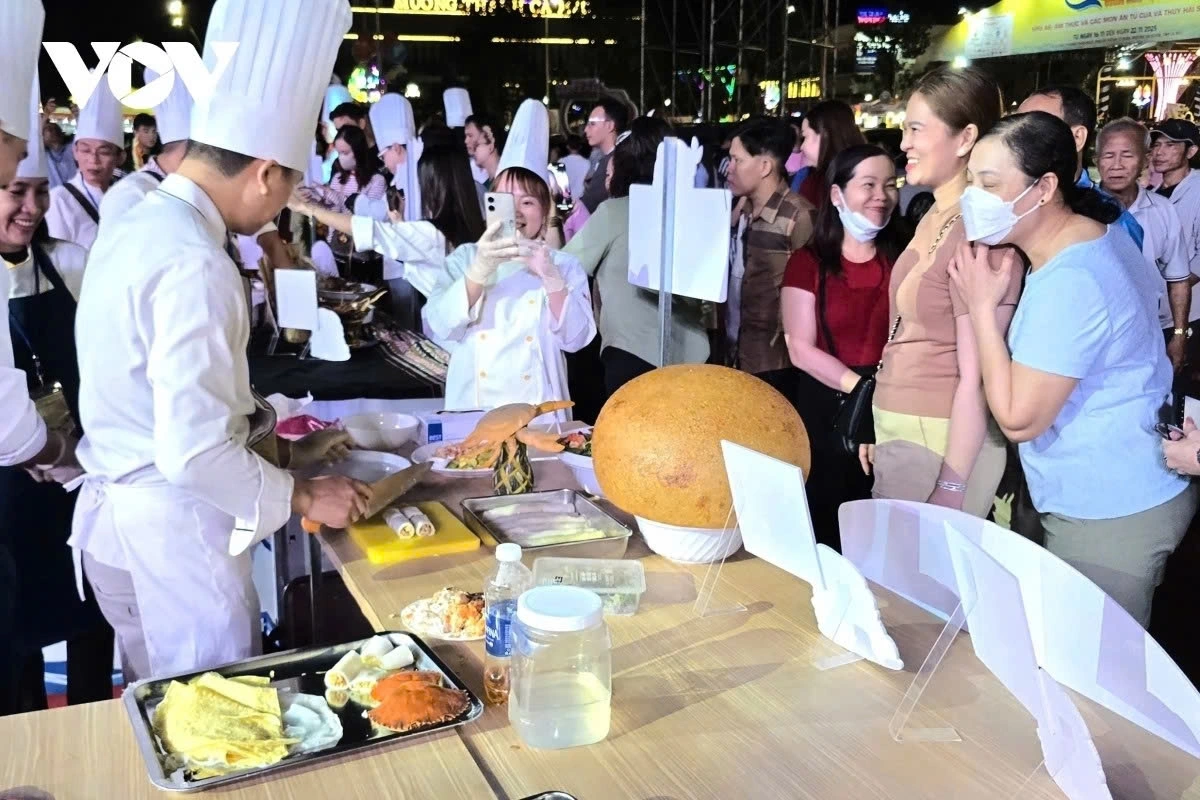 Ca Mau’s Department of Culture, Sports and Tourism also carries out activities as part of the festival to promote crab cuisine and other regional specialties.