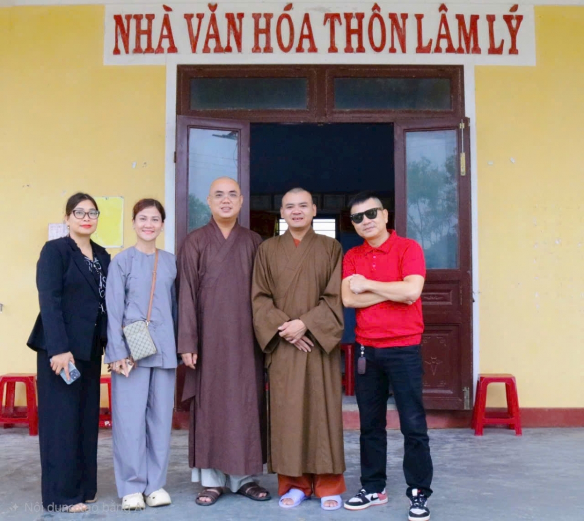 Các thành viên của Đoàn cứu trợ cảm thấy rất vui khi góp phần chia sẻ khó khăn với người dân vùng bị thiên tai