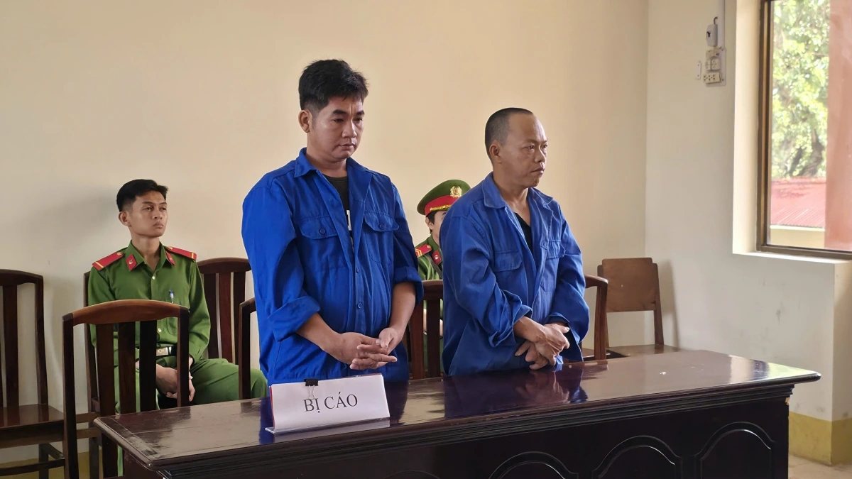 2 bị cáo Võ Văn Cang và Bùi Chí Hồng tại phiên toà