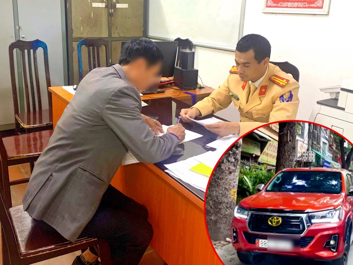 CSGT làm việc với tài xế xe bán tải đi vào đường cấm