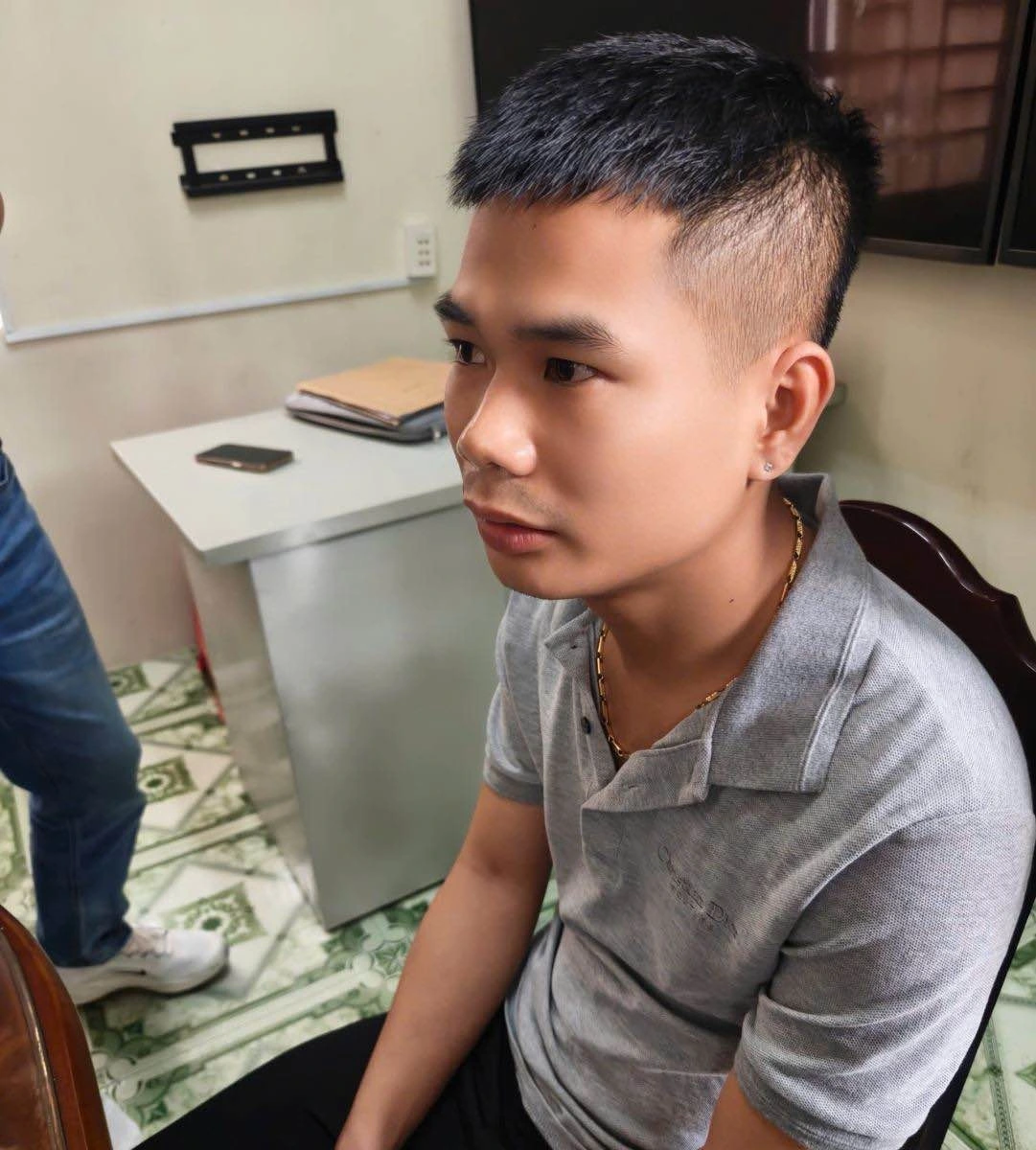 Đối tượng Đỗ Văn Hưng tại Cơ quan điều tra. Ảnh: Công an tỉnh Hưng Yên