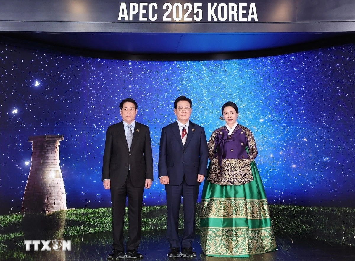 Tối 31/10, tại thành phố Gyeongju, Chủ tịch nước Lương Cường đã dự chiêu đãi chào mừng lãnh đạo các nền kinh tế do Tổng thống Hàn Quốc Lee Jae Myung và Phu nhân chủ trì. (Ảnh: TTXVN)