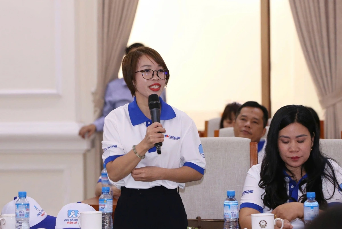 Cô Nguyễn Thị Mến kể về hành trình gieo chữ tại Lễ tuyên dương ‘Chia sẻ cùng thầy cô’ 2025, vinh danh 80 nhà giáo tiêu biểu