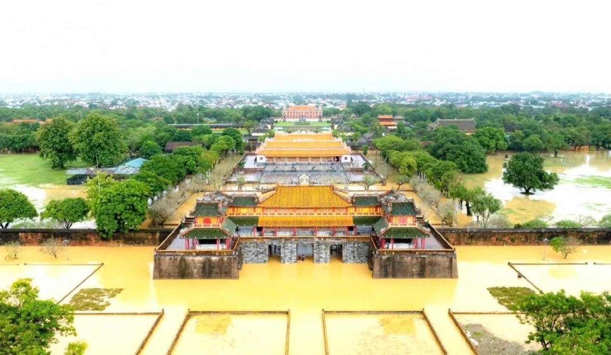 Đại Nội Huế bị ngập trong đợt lũ lớn vừa rồi