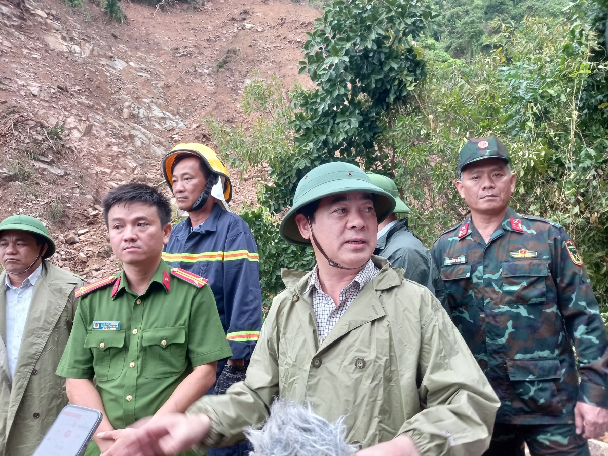 Bí thư Tỉnh ủy Khánh Hòa Nghiêm Xuân Thành chỉ đạo công tác cứu hộ, cứu nạn