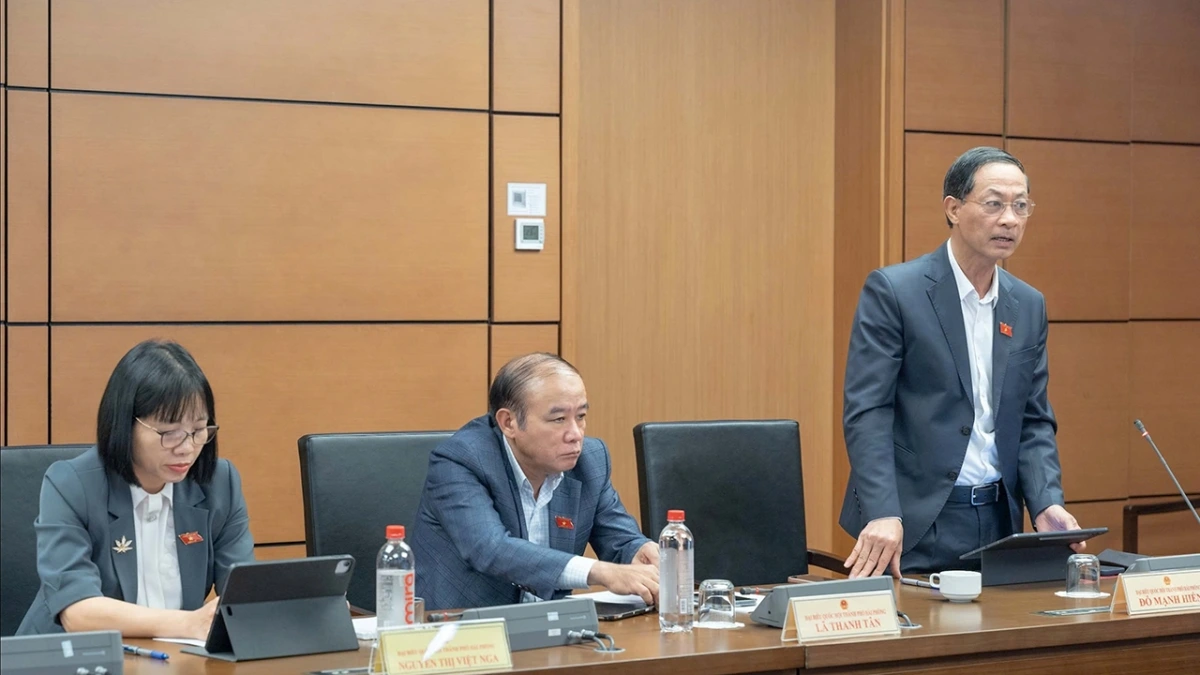 Đại biểu Đỗ Mạnh Hiến (đoàn Hải Phòng)