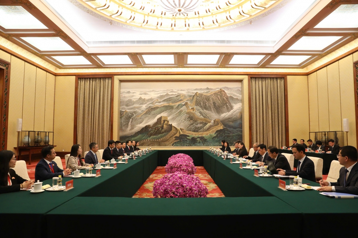 Phó Ủy viên Trưởng Nhân đại toàn quốc Trung Quốc Lý Hồng Trung tiếp Đoàn đại biểu cấp cao Trung ương Đoàn TNCS Hồ Chí Minh.