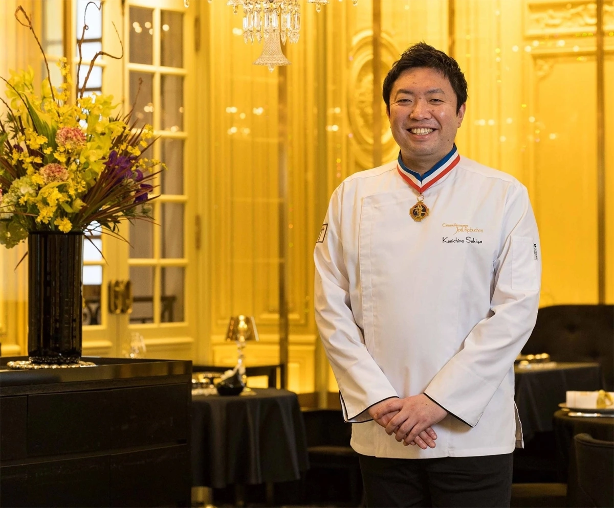 Đầu bếp Kenichiro Sekiya của nhà hàng Joel Robuchon Tokyo đạt ba sao Michelin là một trong những đầu bếp mới nhất tham gia hội đồng ẩm thực của ANA.