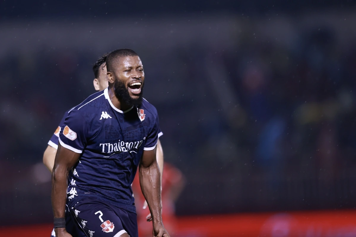 Friday đang có phong độ rất cao trong màu áo Hải Phòng FC. (Ảnh: VPF). 