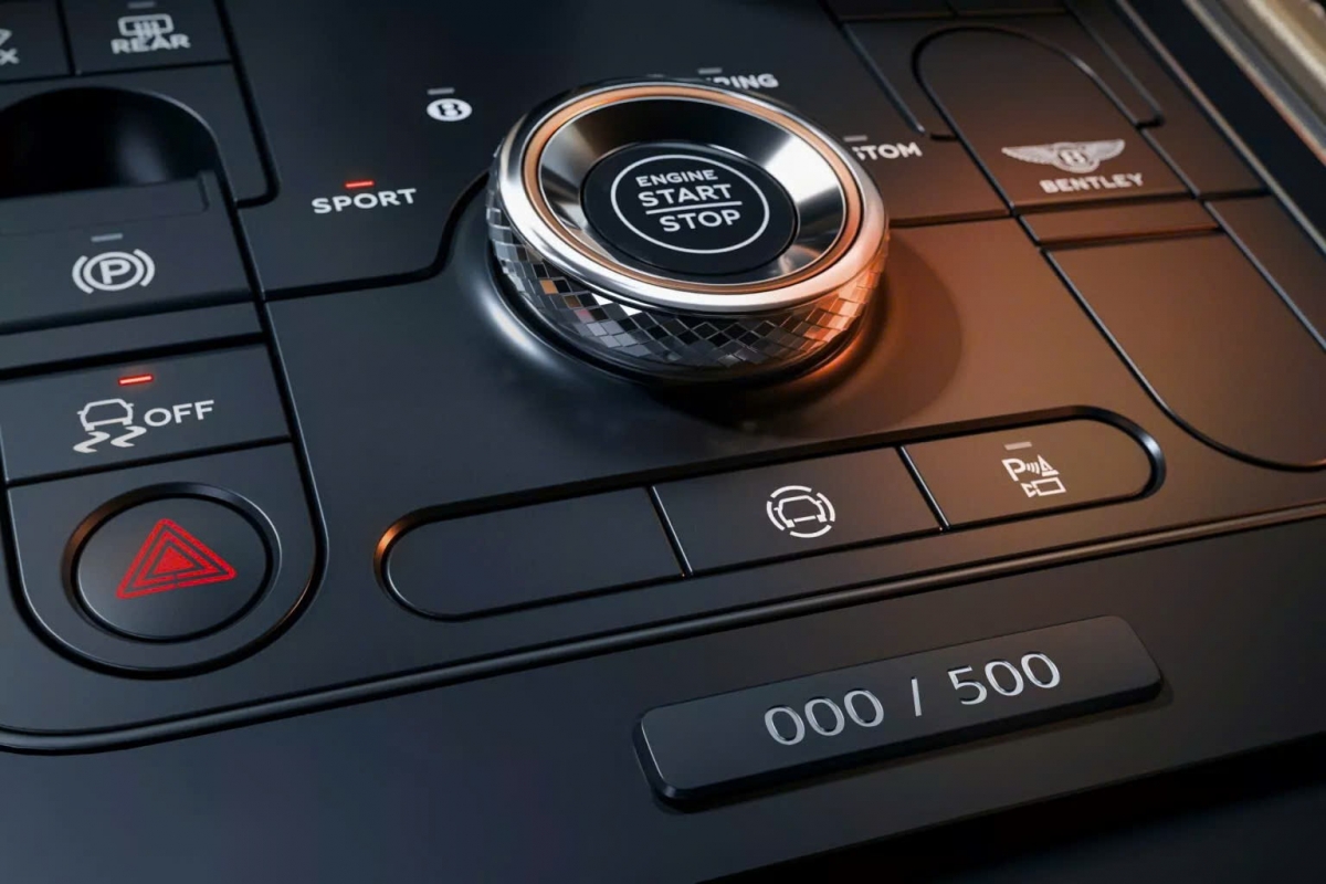 Mỗi chiếc Supersports đều được đánh số riêng và thuộc dòng sản xuất giới hạn 500 xe toàn cầu