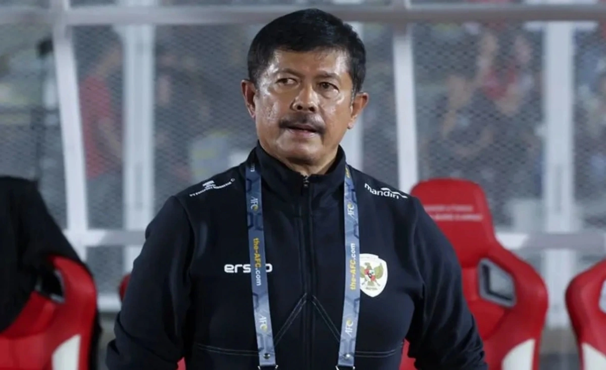 HLV Indra Sjafri quyết tâm cùng U22 Indonesia bảo vệ tấm HCV SEA Games. (Ảnh: Bola)