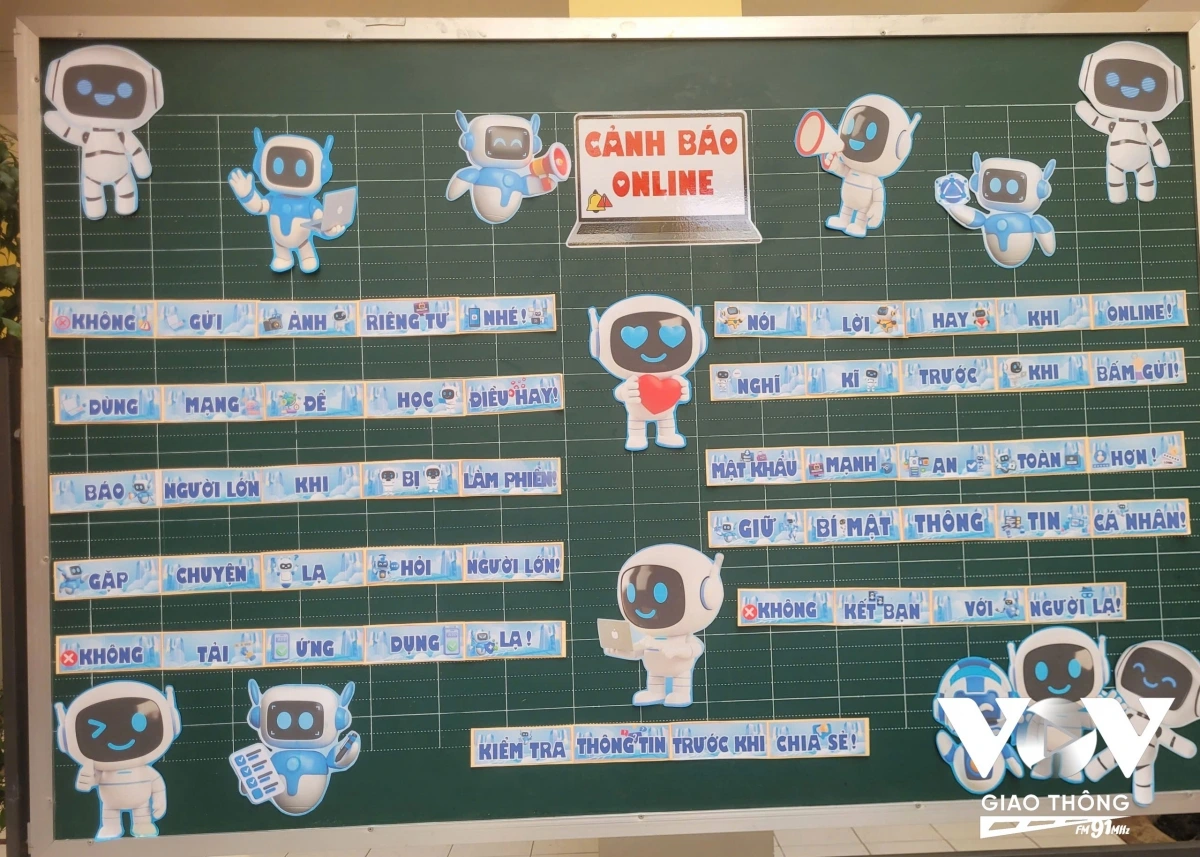 Học sinh tìm hiểu về những điều NÊN và KHÔNG NÊN khi tương tác trên không gian mạng