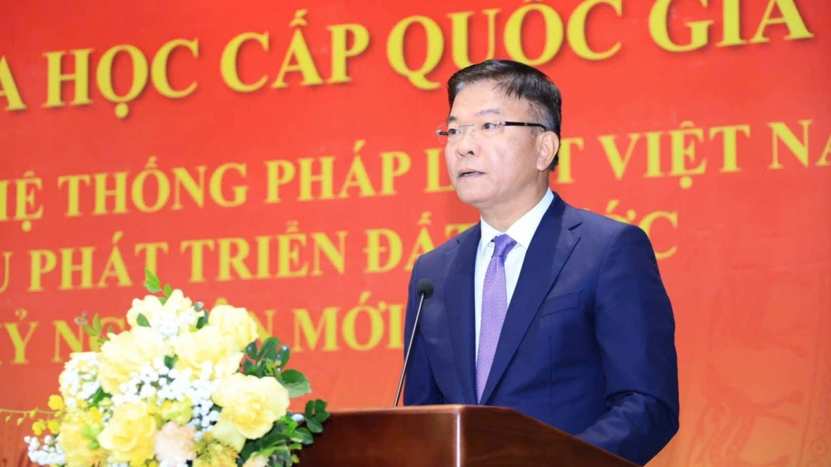 Phó Thủ tướng Chính phủ Lê Thành Long phát biểu khai mạc hội thảo.