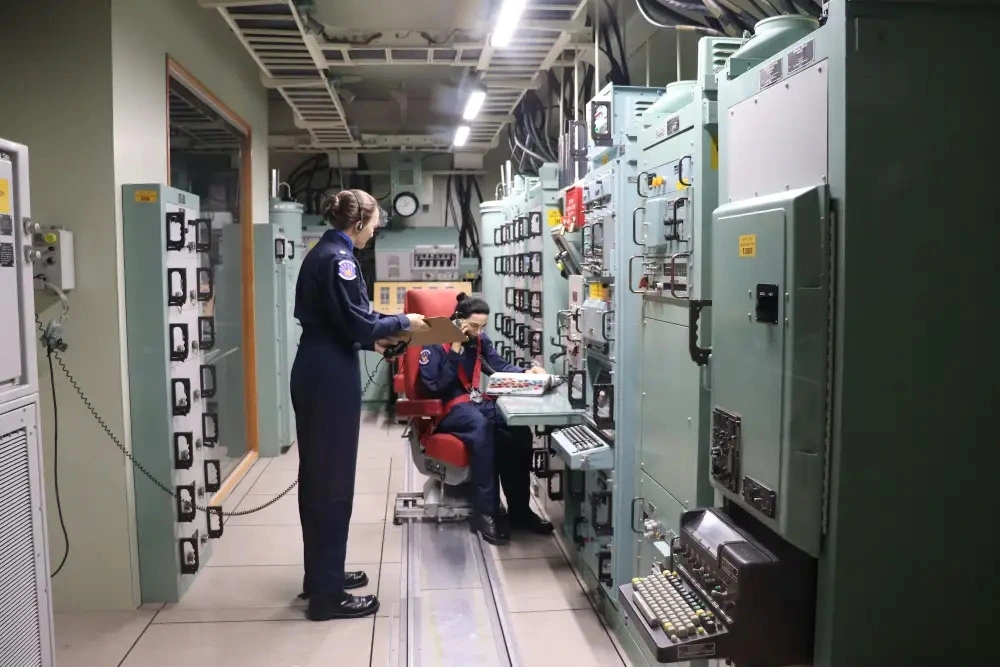 Bên trong mô hình huấn luyện quy trình tên lửa Minuteman II được trưng bày tại Bảo tàng Quốc gia Không quân Mỹ. Ảnh: Business Insider.