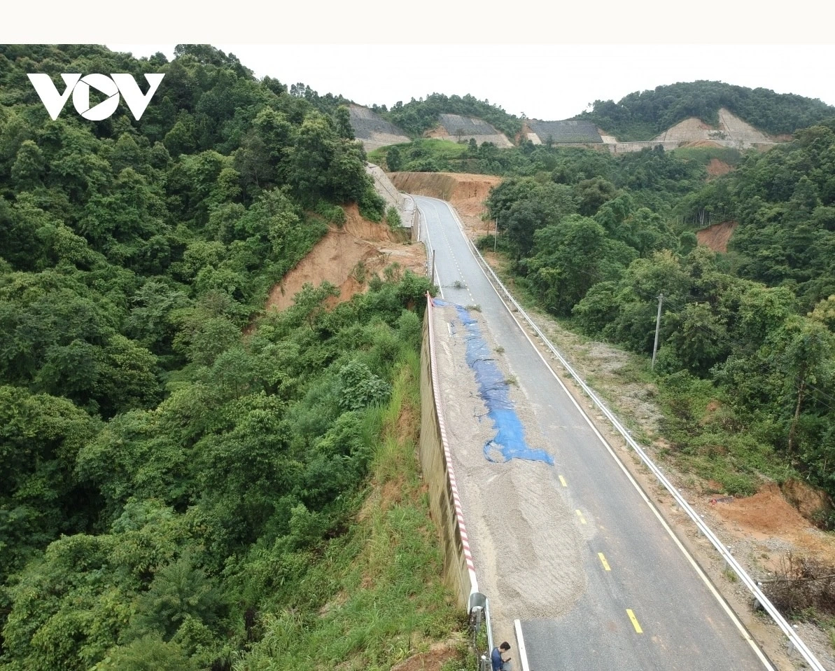 Hạ tầng giao thông thấp kém, thường xảy ra sạt lở là "điểm nghẽn" trong phát triển KT-XH của tỉnh miền núi Điện Biên