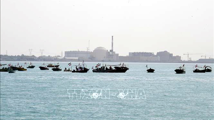 Tàu của Lực lượng Vệ binh Cách mạng Hồi giáo Iran (IRGC) di chuyển trên vịnh Persian ở gần Bushehr, Iran - Ảnh tư liệu - minh họa: THX/TTXVN